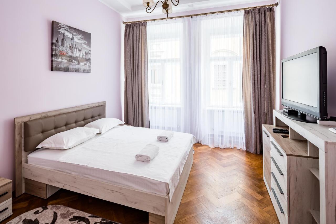 Leogrand Apartments On Stavropigiyska 7 Lviv Buitenkant foto